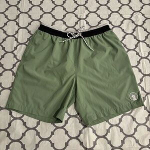Chubbies The Basils 7.0" Classic Swim Trunk Shorts Men’s Large Quick Dry Comfort